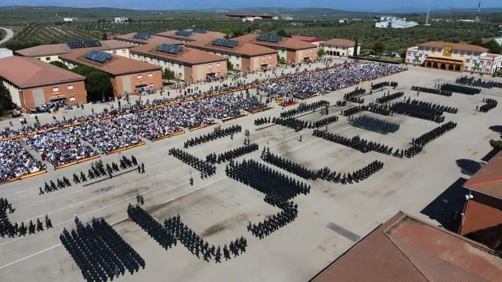 Jura de banderas de una promoción de la Guardia Civil