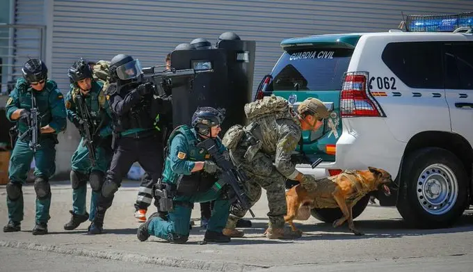 Imagen del cuerpo de intervención especial de la Guardia Civil Fuente: Twitter
