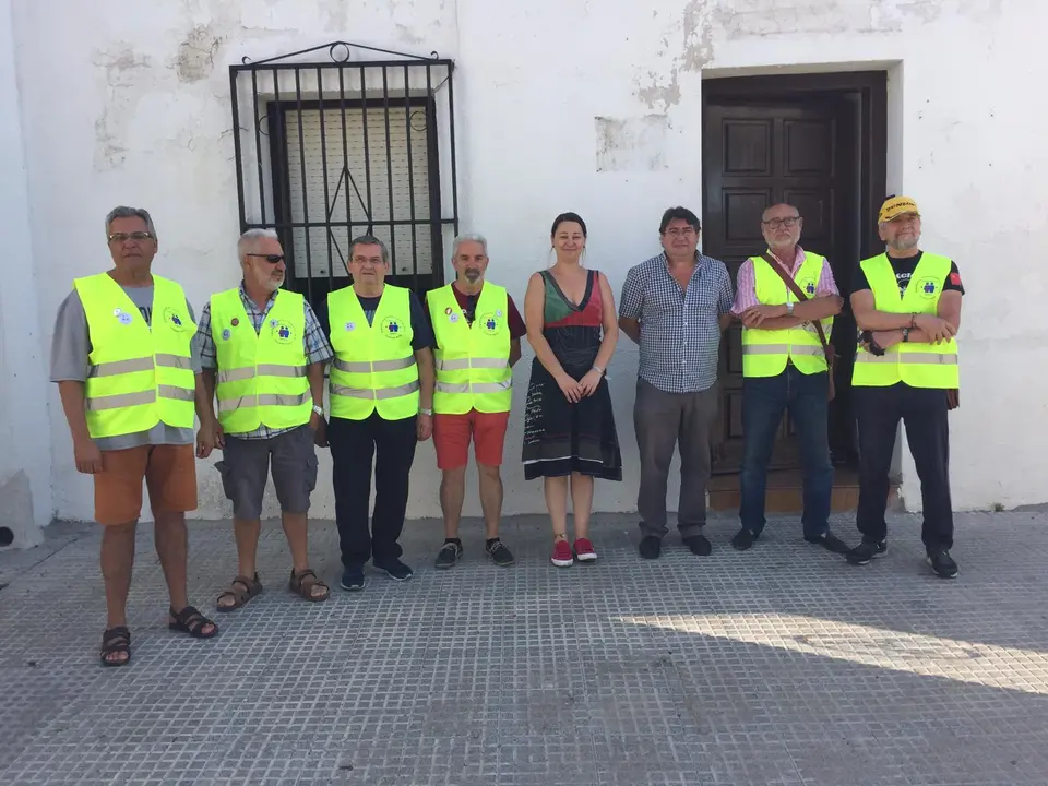 En el centro, sin chalecos, Beatriz Arceredillo y Pedro José Andrino