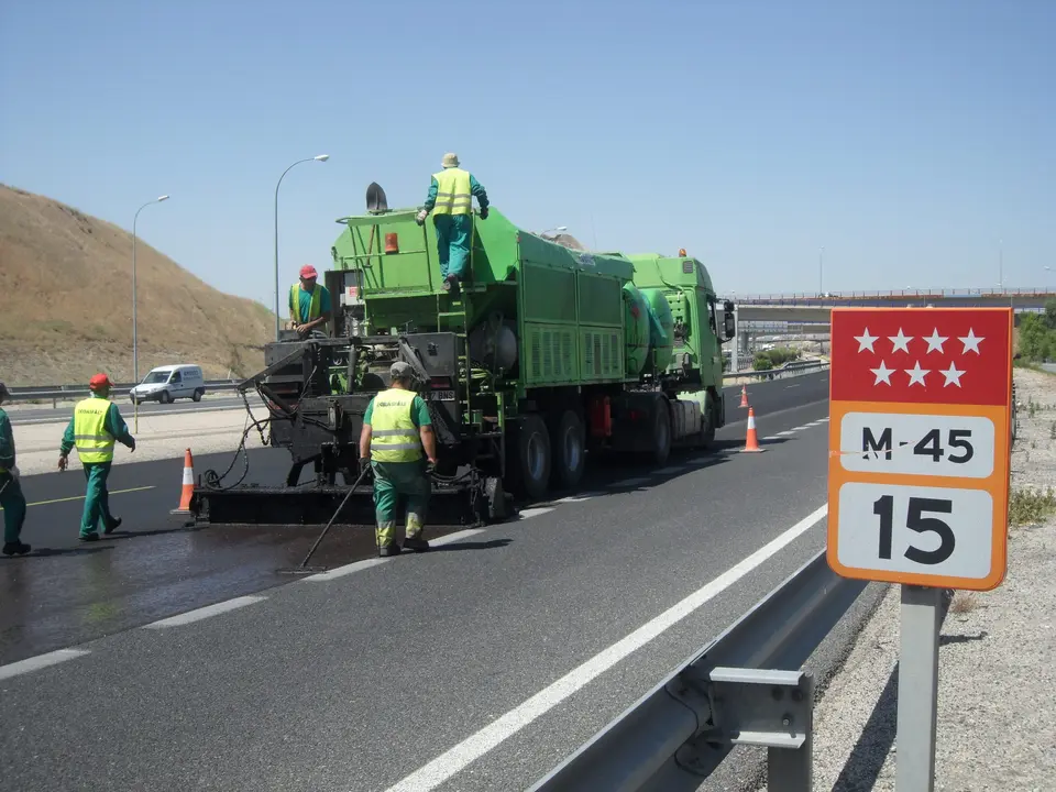 Un tramo de la M-45 en obras