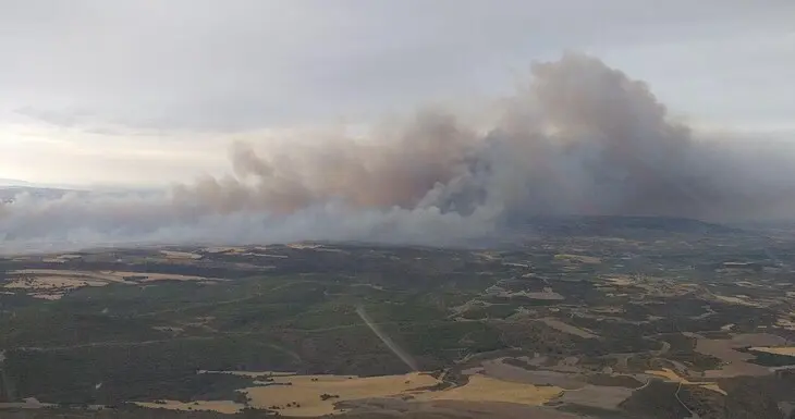 Vista aérea del fuego en Zaragoza. Fuente Infoar