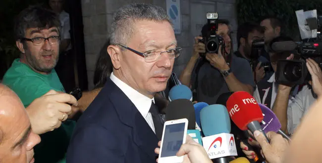 EL MINISTRO DE JUSTICIA ALBERTO RUIZ GALLARDON DURANTE LA CAPILLA ARDIENTE DE ISIDORO ALVAREZ EN MADRID
14/09/2014
MADRID
