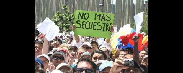 MEDELLÍN MARCHA PARA PEDIR POR LA LIBERTAD DE TODOS LOS SECUESTRADOS FOTO JUAN ANTONIO SÁNCHEZ OCAMPO