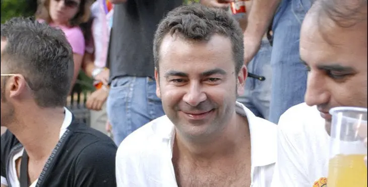 JORGE JAVIER VAZQUEZ DURANTE LA CABALGATA EUROPRIDE 2007 CON MOTIVO DEL DIA DEL ORGULLO GAY EN MADRID
DL / © RADIALPRESS
30/06/2007
MADRID *** Local Caption *** JORGE JAVIER VAZQUEZ DURING THE " EUROPRIDE 2007 "
