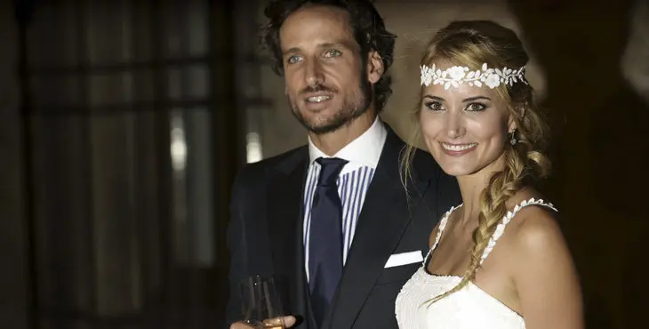 GRA339. TOLEDO, 17/07/2015.- El tenista Feliciano López y la modelo Alba Carrillo esta noche en el Cigarral del Santo Ángel Custodio, donde se ha celebrado el convite, tras contraer matrimonio esta tarde en el Alcázar de Toledo. EFE/Ismael Herrero