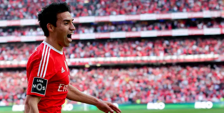 AC. Lisbon (Portugal), 15/05/2016.- Benfica«s player Nico Gaitan celebrates the scoring of a goal against Nacional da Madeira during the Portuguese First League soccer match held at Luz stadium in Lisbon, Portugal, 15th May 2016. (Lisboa) EFE/EPA/ANTONIO COTRIM
