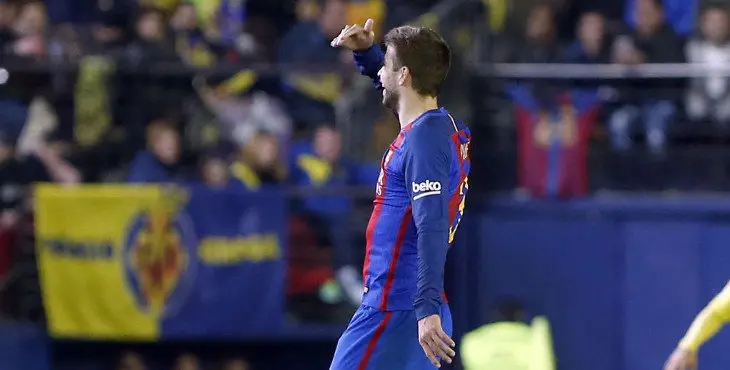 PARTIDO DE LIGA ENTRE EL VILLARREAL Y EL BARCELONA PIQUE