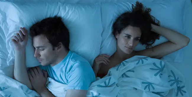Couple lying together in bed, woman restlessly awake looking away
pareja mujer reflexion cama mujeres parejas camas esposa marido adulto joven adulto hombre 25-29 aÒos 35-39 aÒos dos personas mujer medianamente adulta hombre joven adulto de edad media solo adultos caucasico sueÒo ensueÒo insomnio vida domestica ropa de cama almohada matutino dormitorio interior noche argentina buenos aires dormir complice pensar fantasioso pensativa lado a lado dormido de espalda mirar para otro lado tomarse la cabeza de lado agitada dos picado vista elevada imagen a color problema imaginar imaginarse fantasear iluso soÒador durmiendo sueÒos adultos hombres matinal almohadas dormitorios maridos complices pensando ensueÒos fantasiosos fantasiosa fantasiosas pensativas juntos vida casera anhelar ansiar vano fatuo anhelos ansias imaginaciones fantasias ilusos soÒadores problemas suenos suenios fantaciosos
