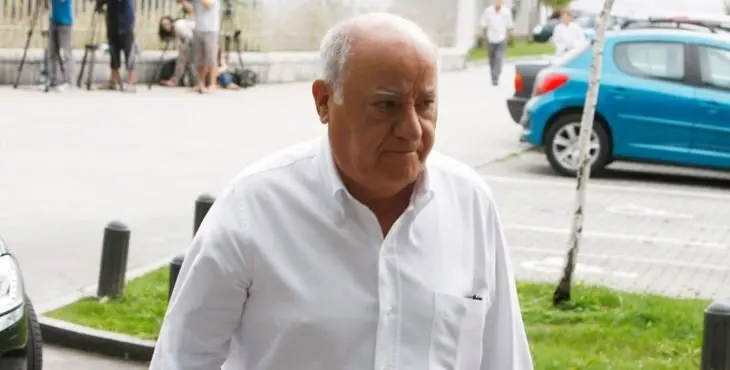 EL EMPRESARIO AMANCIO ORTEGA DURANTE EL ENTIERRO DE ROSALIA MERA EN LA CORUÑA
16/08/2013
LA CORUÑA