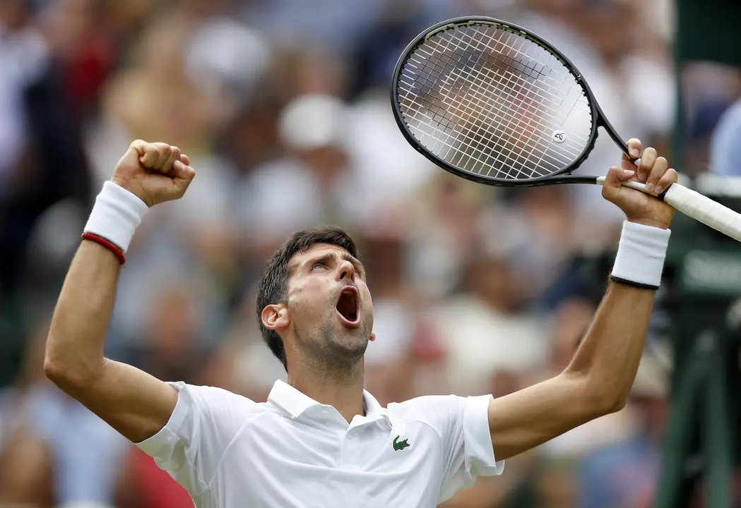 90710076. Londres, 10 Jul 2019 (Notimex-Xinhua).- El tenista serbio Novak Djokovic, festeja al término del partido individual varonil ante el belga David Goffin, en los cuartos de final de Wimbledon. Londres, Inglaterra, 10 de julio de 2019.
NOTIMEX/FOTO/NTX-XINHUA/HAN YAN/COR/SPO/