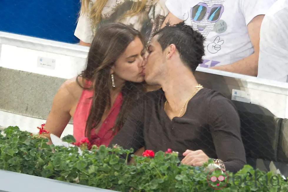 EL FUTBOLISTA CRISTIANO RONALDO Y LA MODELO IRINA SHAYK DURANTE EL MASTERS SERIES MADRID OPEN 2012
11/05/2012
MADRID