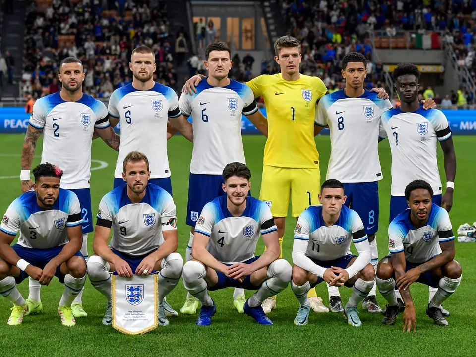 SAN SIRO STADIUM, MILANO, ITALY - 2022/09/23: Players of England pose for a team photo during the Uefa Nations League League A group 3 football match between Italy and England. Italy won 1-0 over England. (Photo by Andrea Staccioli /Insidefoto/LightRocket via Getty Images)