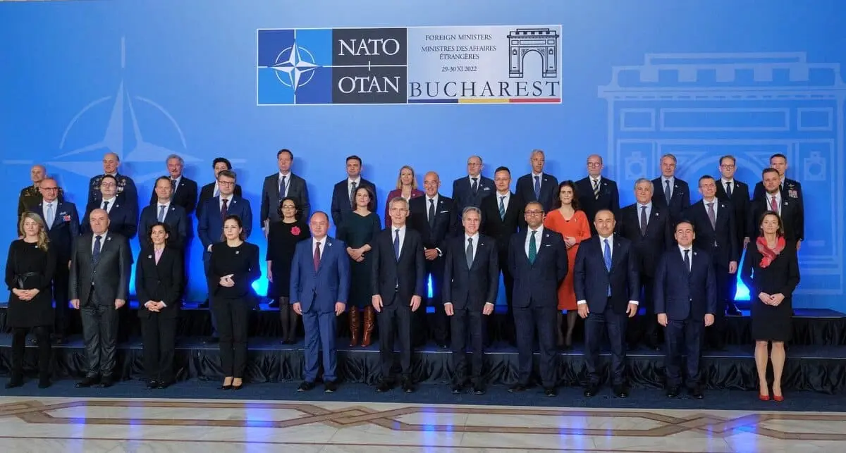 Imagen de la reunión de la OTAN en Bucarest. Fuente NATO