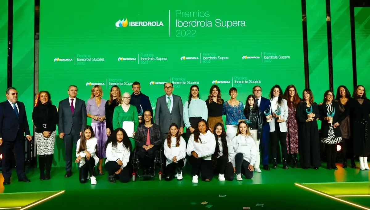 Imagen de los premiados y participantes