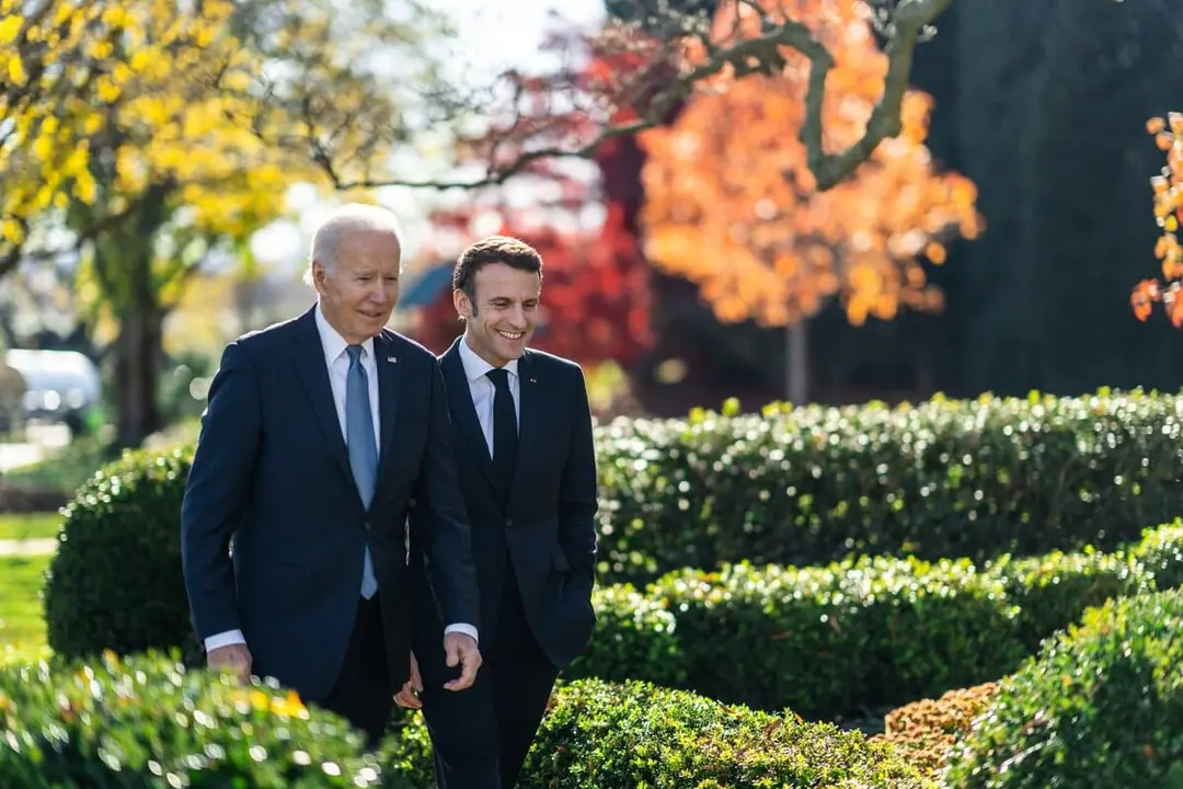 El presidente Joe Biden y su homólogo francés , Emmanuel Macron