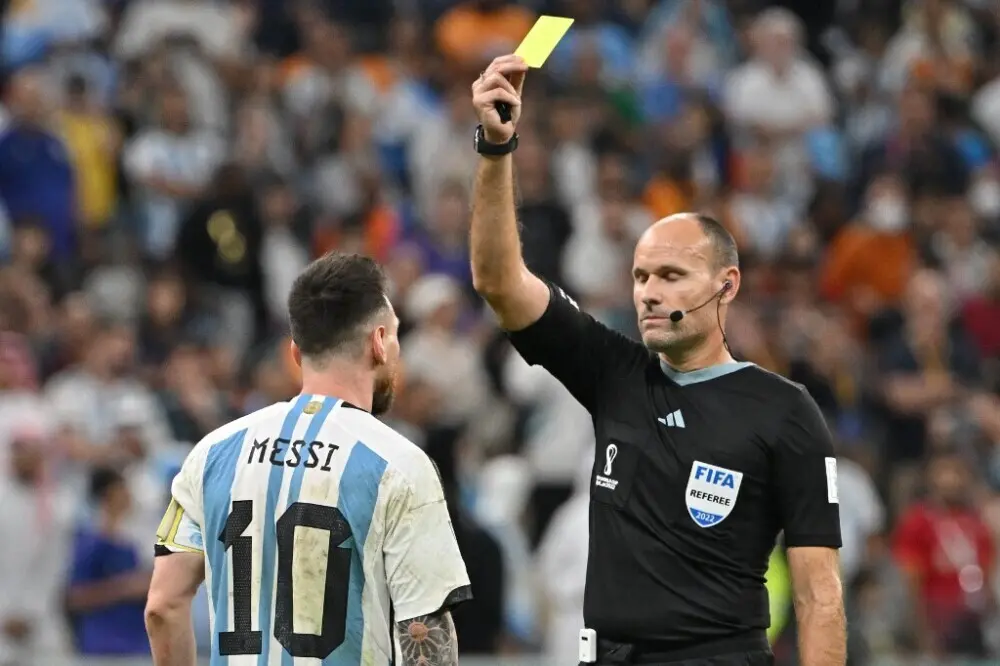 Mateu Lahoz y Leo Messi | Fuente: Getty Images