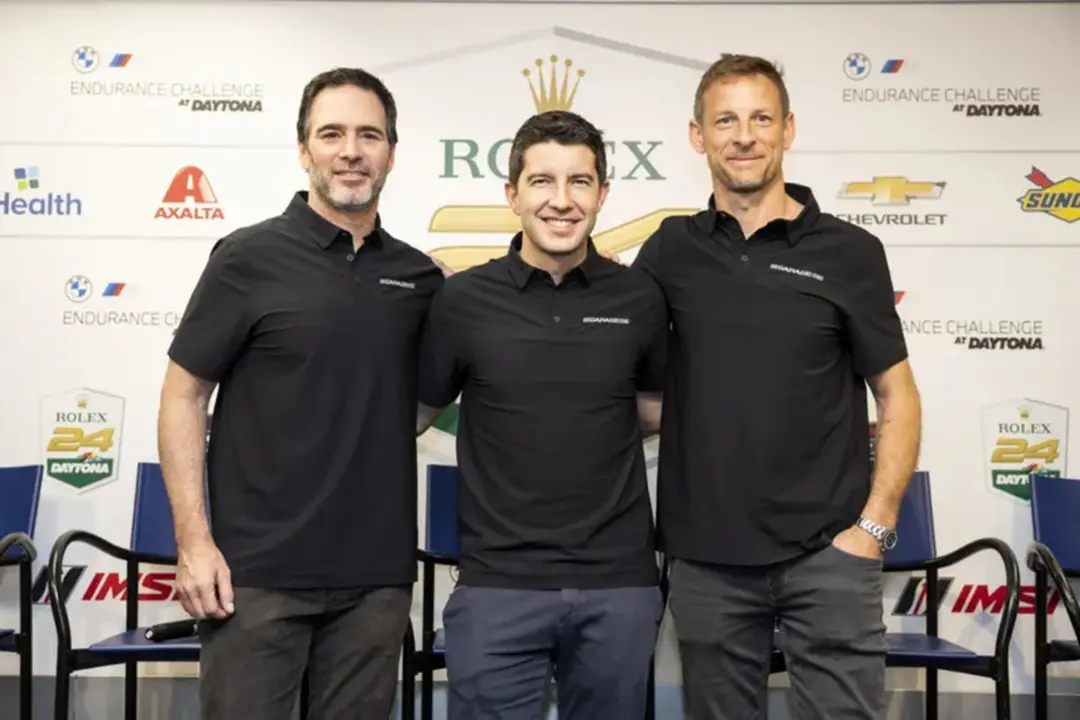 Jimmie Johnson, Mike Rockenfeller y Jenson Button en la presentación del proyecto en Daytona | Fuente: Hendrick Motorsport