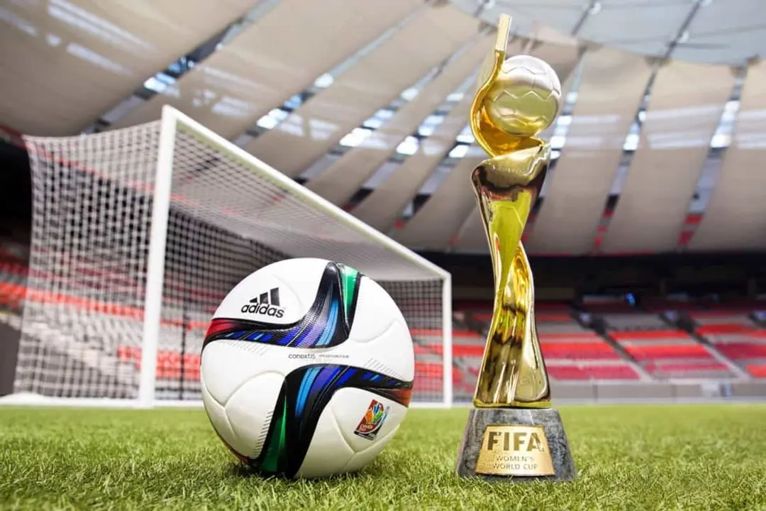 Trofeo y balón de la FIFA | Fuente: FIFA