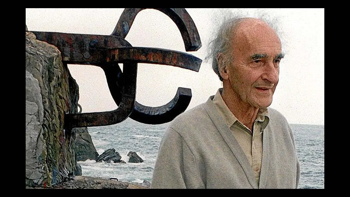 Foto de archivo de Eduardo Chillida en ‘El peine de los vientos’