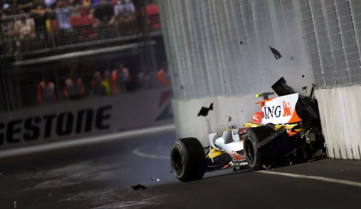 Accidente de Nelsinho Piquet en el Gran Premio de Singapur 2008 | Fuente: Sutton Images