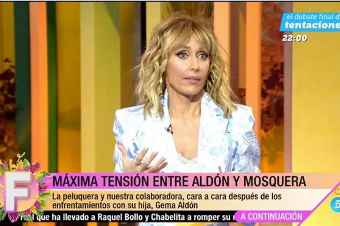 Emma García en un momento de ´Fiesta´ en que pidió perdón a Raquel Mosquera - Mediaset