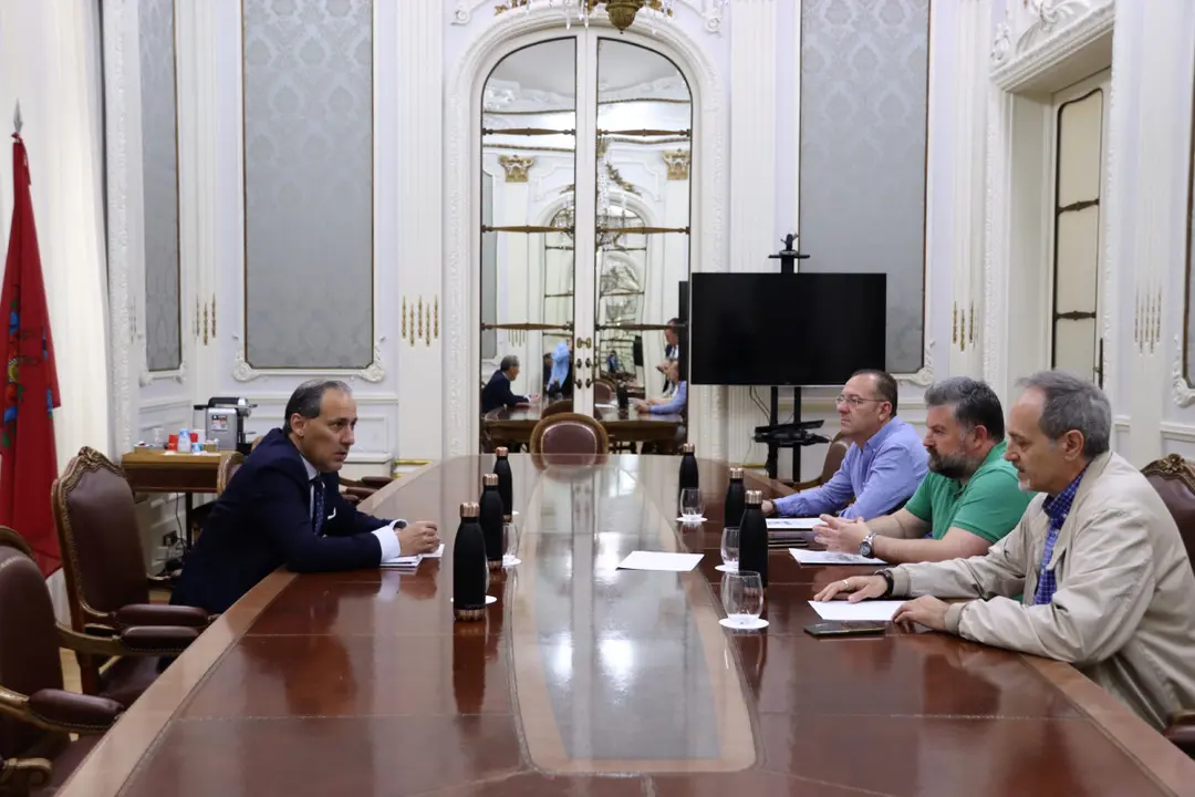 El decano del ICAM recibe al comité de huelga de los funcionarios de Justicia