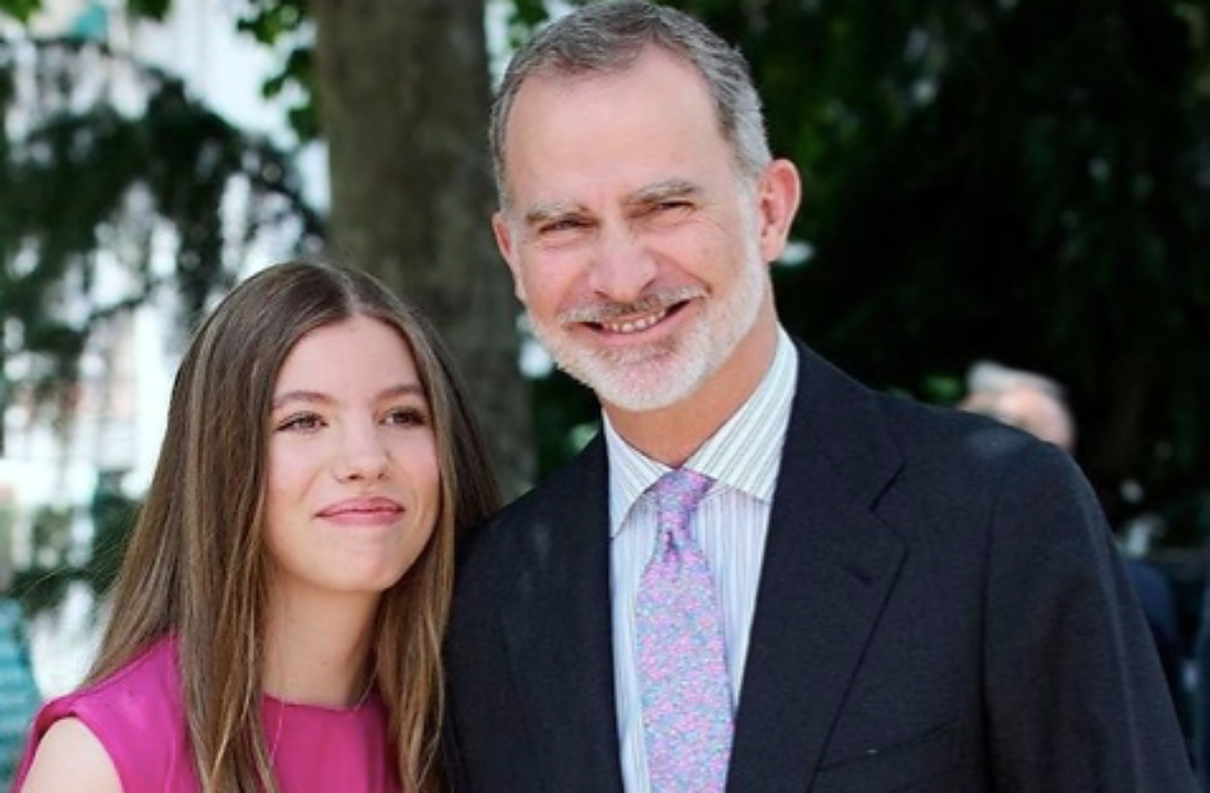 La infanta Sofía junto a su padre/ Instagram @royaladdicted_new