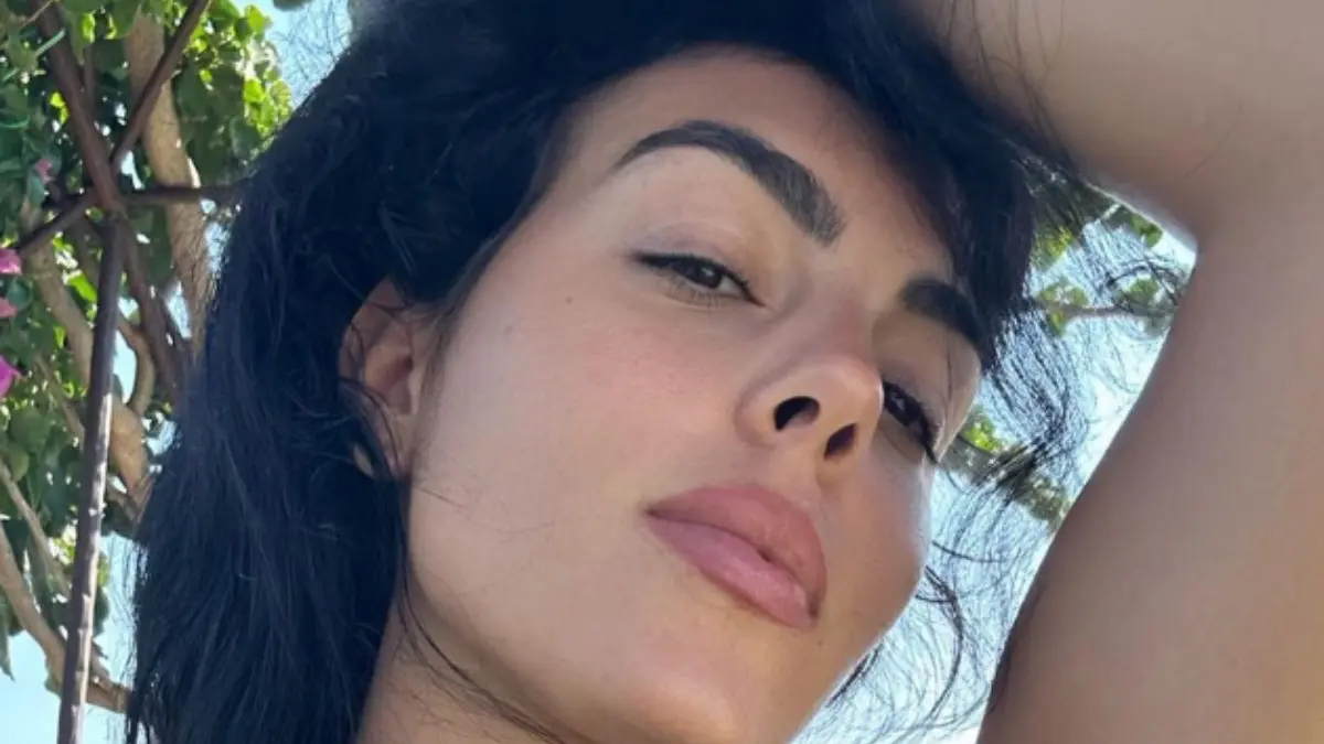 El video viral de Georgina Rodríguez siendo arrastrada por una ola, ya es trending topic