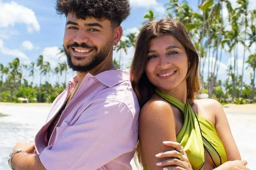 Juan José Peña y Aguasantas Vilchez en una imagen promocional de 'Vaya vacaciones' - Telecinco