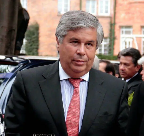 Víctor G. Ricardo