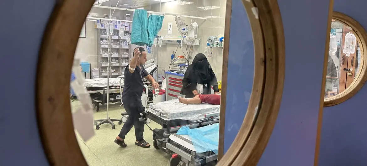 © WHO A patient is treated at the Nasser Medical Complex in Khan Yunis in the south of Gaza.