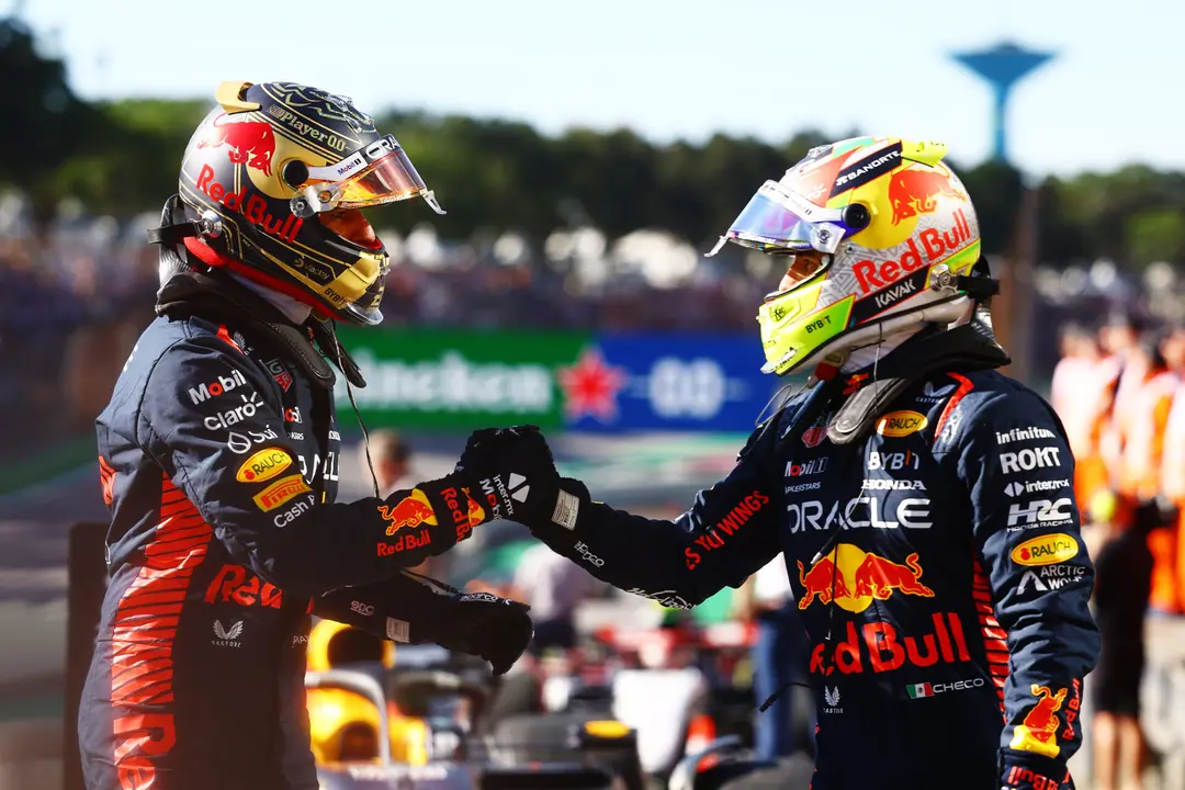 Max Verstappen y Sergio Pérez en la sprint de Brasil | Fuente: Red Bull