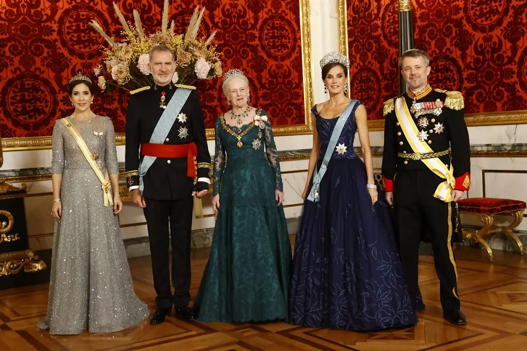 © Casa de S.M. el Rey / Sus Majestades los Reyes junto a Su Majestad la Reina Margarita y los Príncipes Herederos