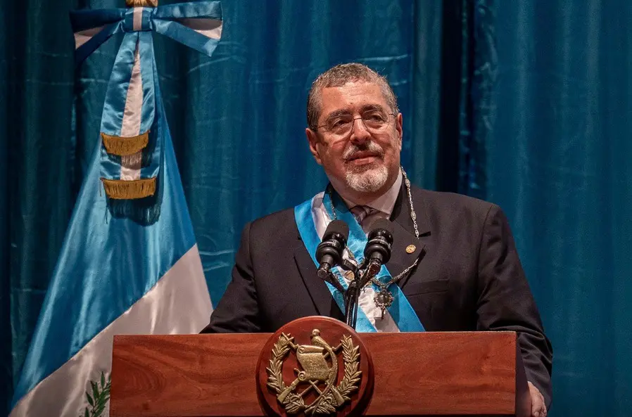 Bernardo Arévalo de León / X