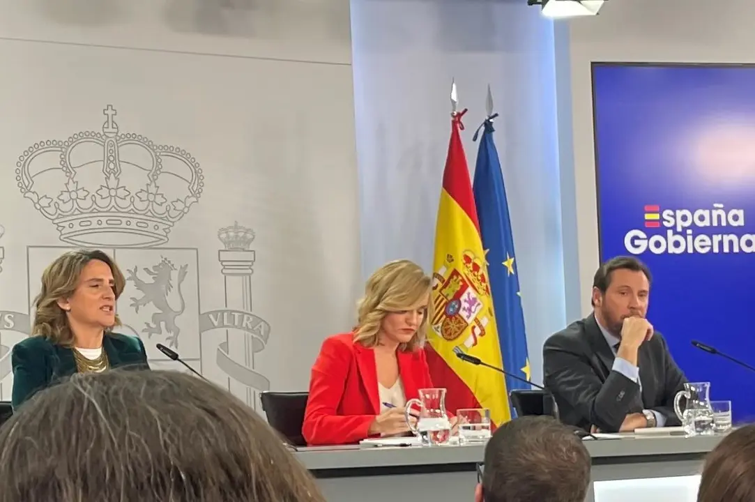 Los ministros Elena Ribera, Pilar Alegría y Óscar Puente / Estrella Digital