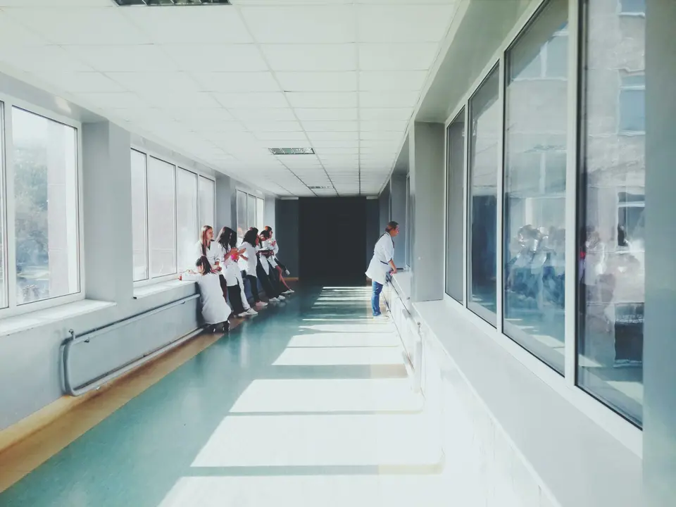 Pasillo de un hospital | Fuente: Pexels