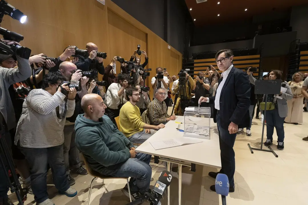 Salvador Illa vota en las elecciones catalanas | Fuente: PSC