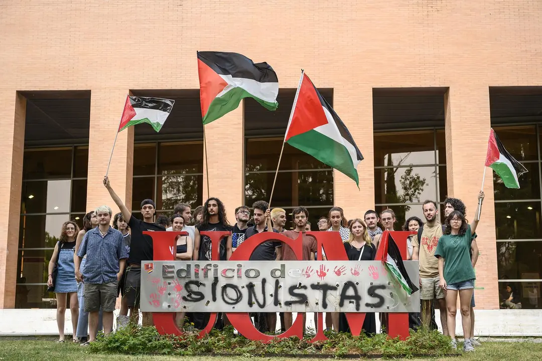 Acampada en la Complutense | Fuente: Redes sociales