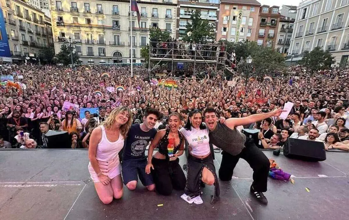 Martin, Juanjo, Chiara, Violeta y Abril Zamora en Madrid | Fuente: MADO Madrid Orgullo