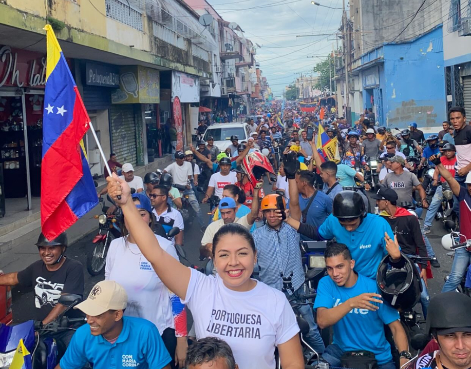 María Oropeza lidera una de las manifestaciones por la libertad en Guanare, estado Portuguesa, Venezuela, quien ahora se encuentra secuestrada por el DGCIM