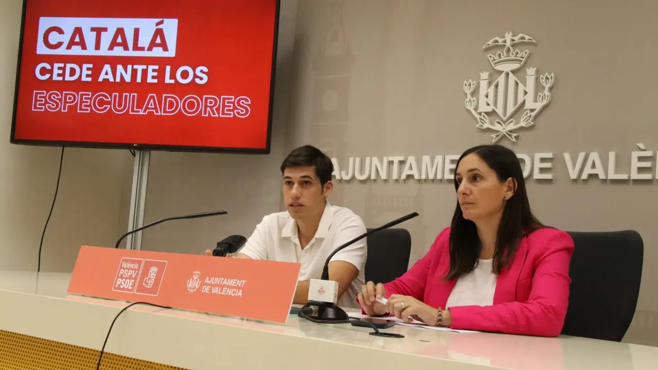 Borja Sanjuán y Elisa Valía en rueda de prensa. Foto: PSPV-PSOE