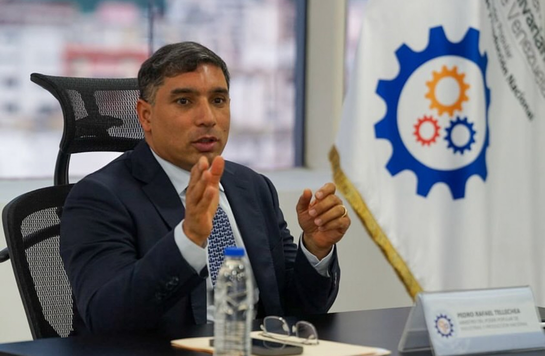 Ex ministro de Petróleo e Industrias, Pedro Rafael Tellechea, durante un encuentro con las principales compañías textiles en Venezuela el 15 de octubre de 2024.