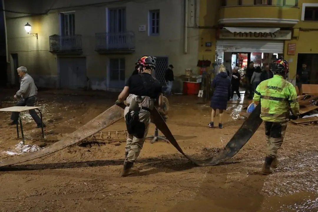 Ya son más de 43.000 las personas que han recobrado el suministro eléctrico en las zonas afectadas por la DANA. (Foto: UME).