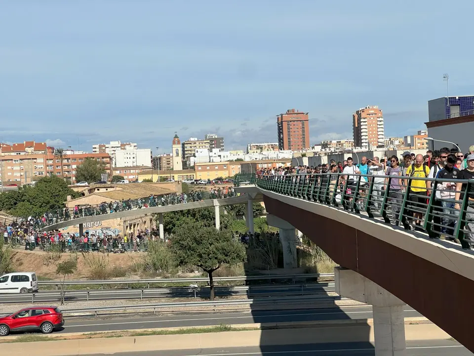 El paso peatonal hacia La Torre, en Valencia, se llamará Puente de la Solidaridad en honor a los voluntarios de la DANA