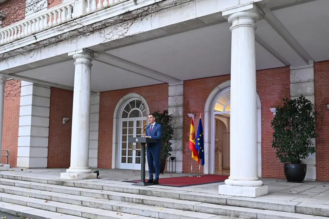 Pedro Sánchez durante su declaración institucional desde el Palacio de la Moncloa. (Pool Moncloa/Borja Puig de la Bellacasa).