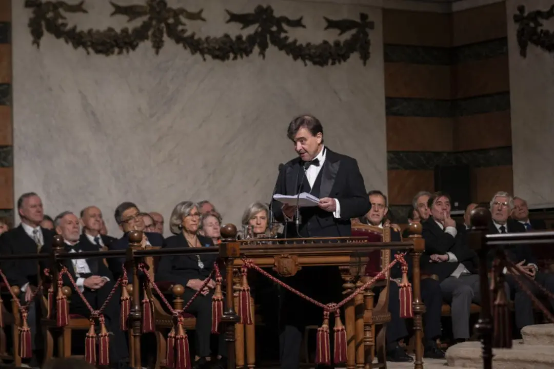 Cercas pronunció un discurso de ingreso titulado 'Malentendidos de la modernidad. Un manifiesto'. (Foto: RAE).