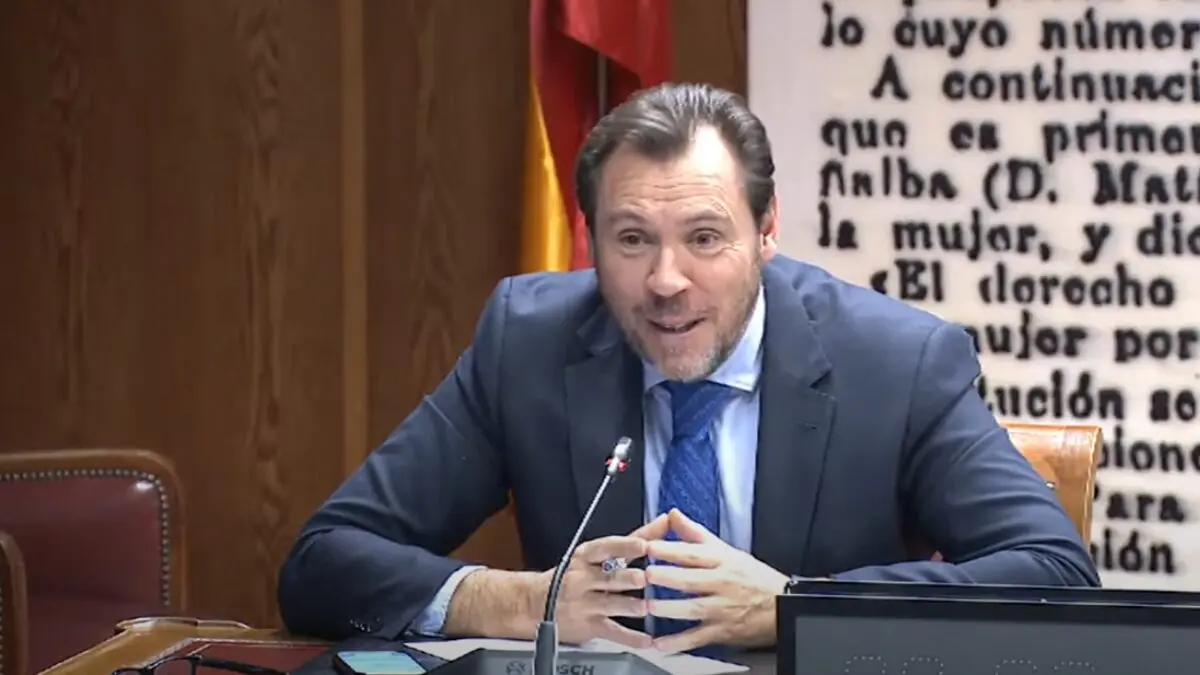 Óscar Puente en la comisión del Senado