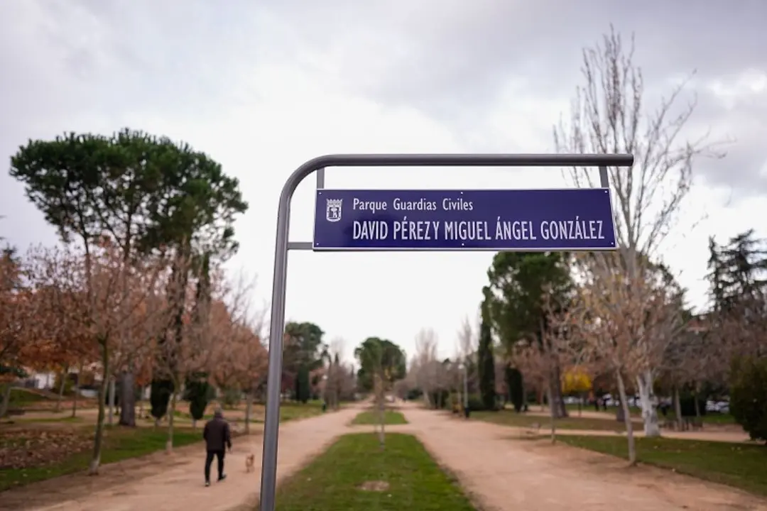 El parque anteriormente denominado de los Llano, se llamará ahora 'Guardias Civiles David Pérez y Miguel Ángel González'. (Foto: Ayuntamiento de Madrid).