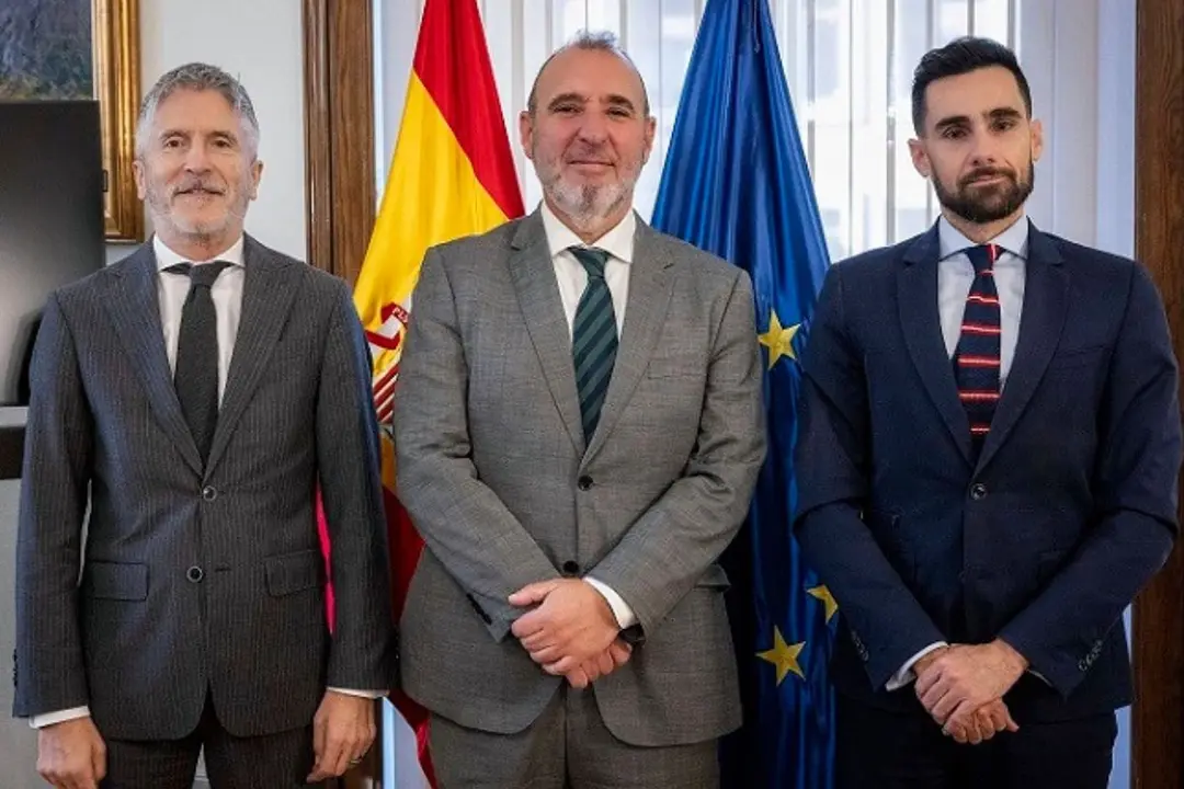 El general de la Guardia Civil Javier Marín con el ministro del Interior (izqda.) y el secretario de Estado de Seguridad.