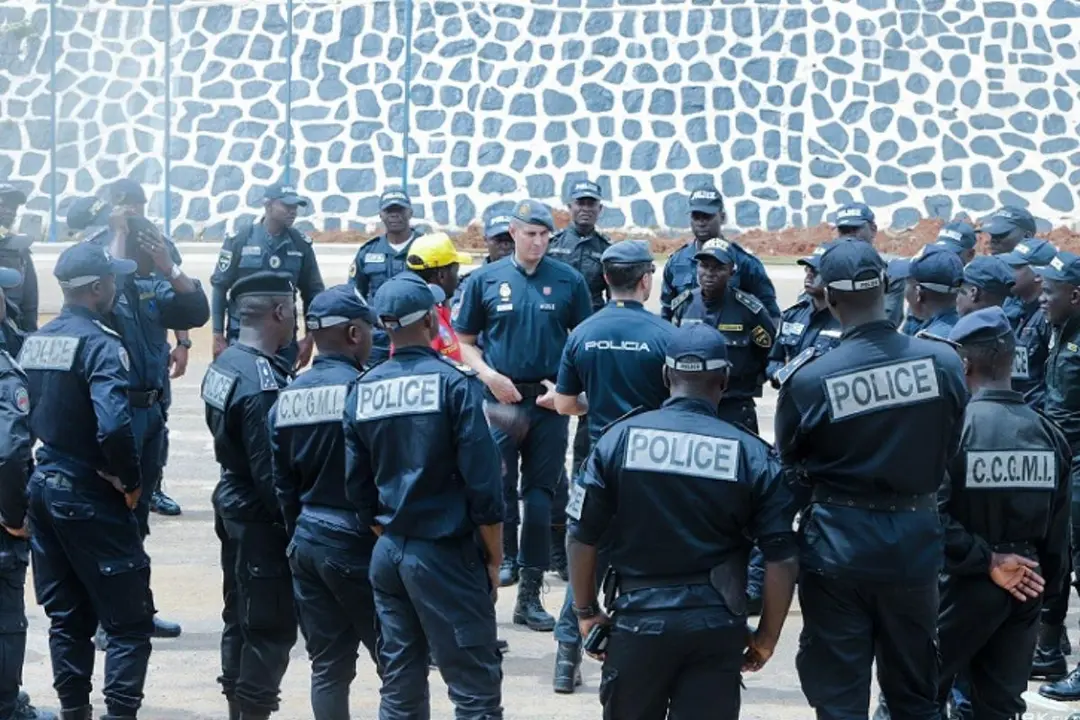 Efectivos de las Unidades de Intervención Policial han impartido un curso a policías de Camerún. (Fotos: Sergio Ansón).